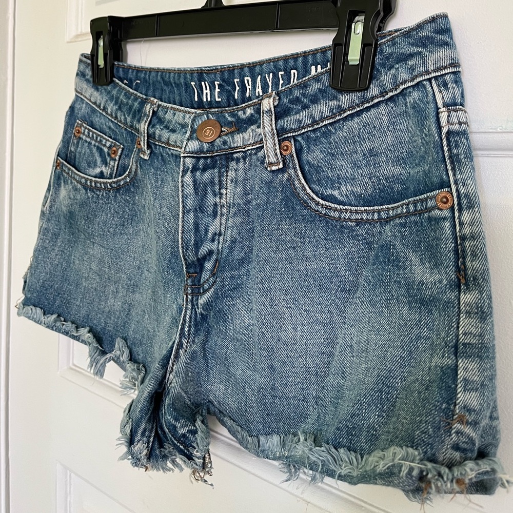The Frayed Mid Rise 1991 Jean Shorts - US 4